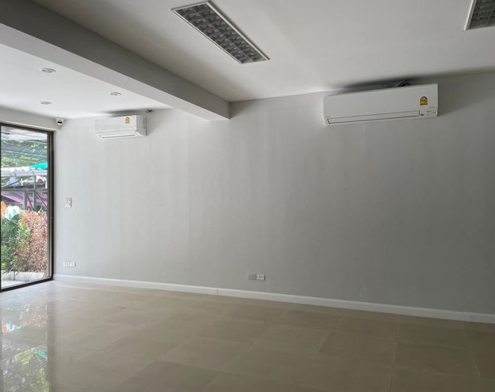 5f23f0_2fcf7cb199f44b6ab571fd1745775f76~mv2